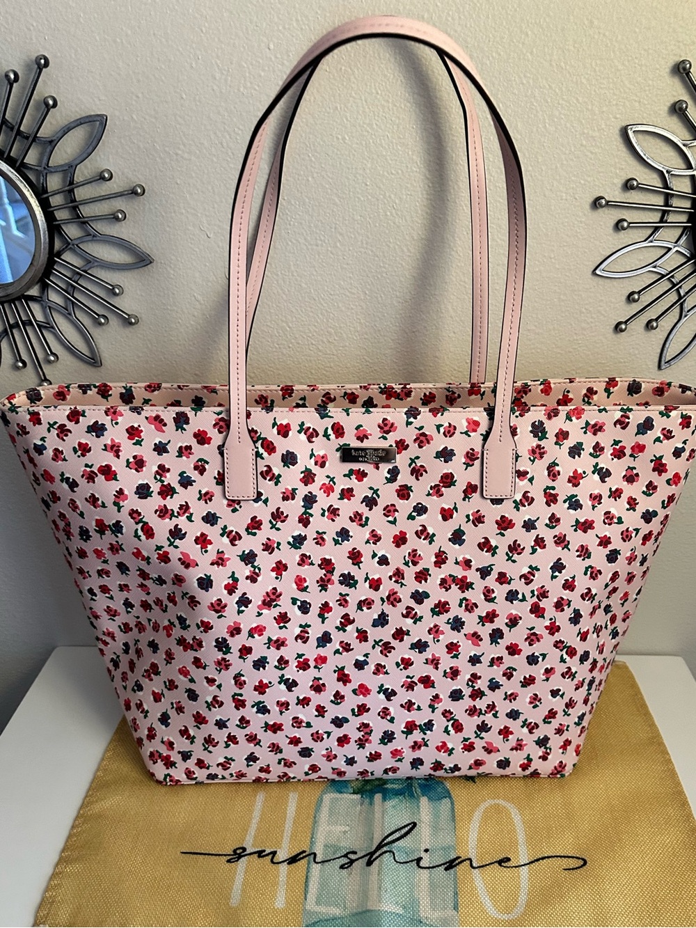 Kate Spade Shore Street Bold Roses tote ๐น - Picture 4 of 9